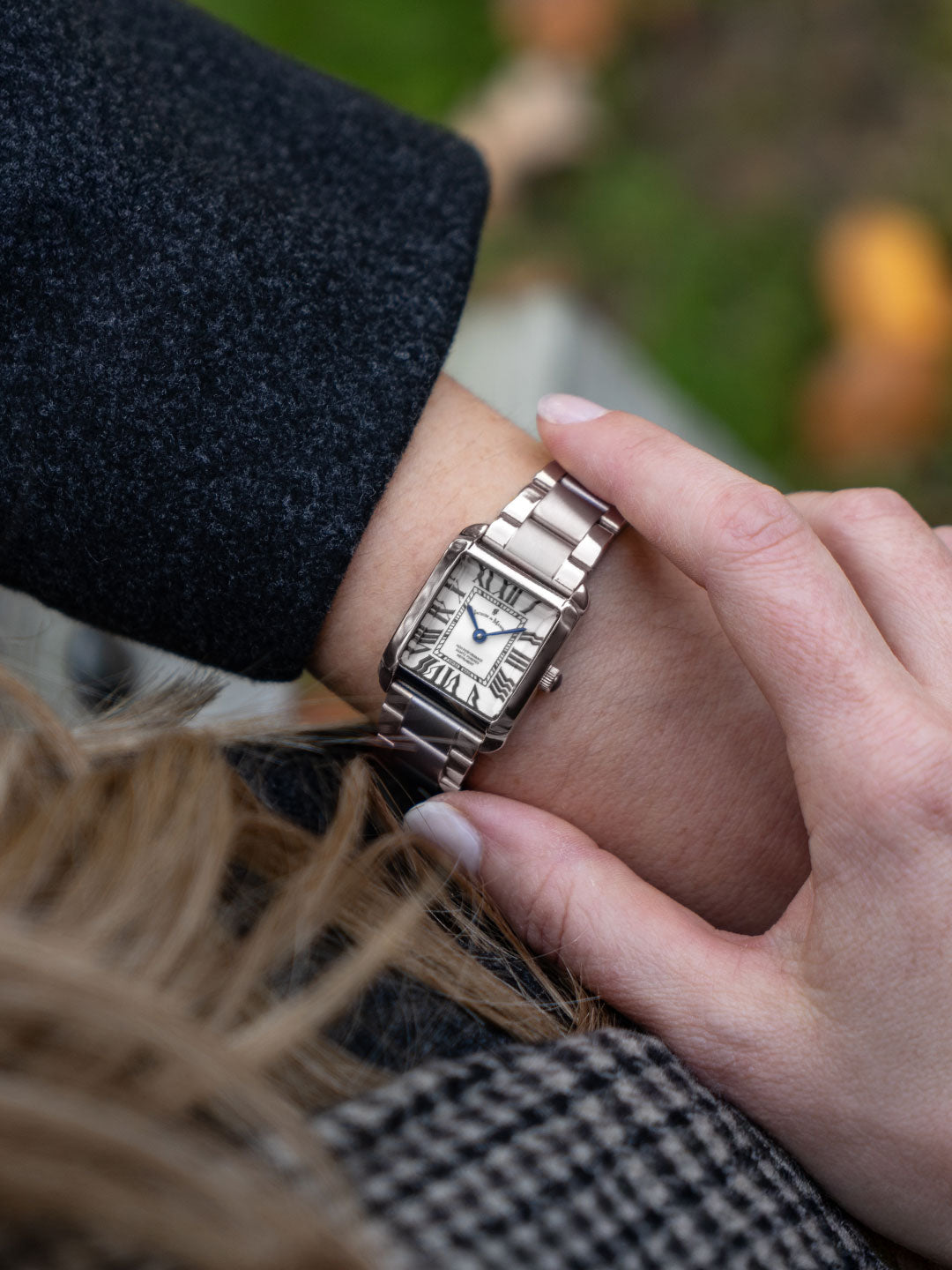 Emily 22x19mm Two-hands Silver-tone White dial Stainless steel swiss watch